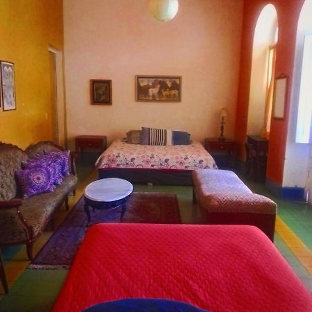 فندق Maska Mansion Gdl, Hosting And Yoga غوادالاجارا المظهر الخارجي الصورة